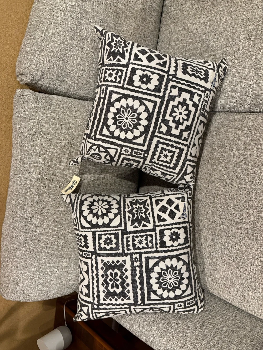 Reyn Spooner pillowcases, set of 2. Black and white.